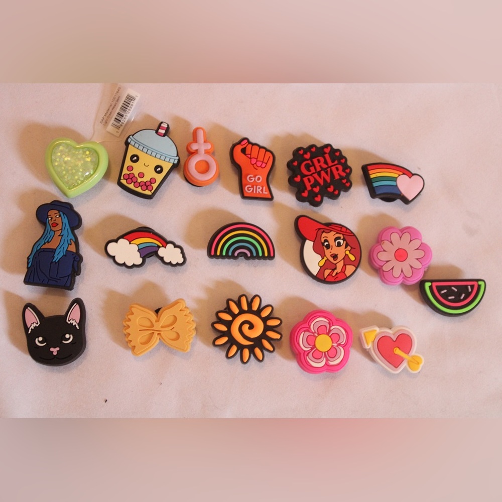 Girl Croc Charms -17 pack